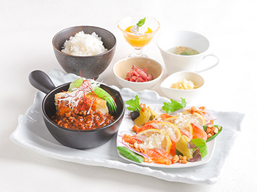 中華膳　揚げ出し麻婆豆腐　サーモン中華風マリネ