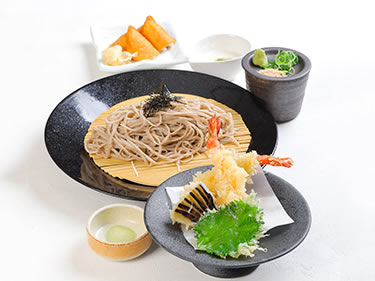 天ざる蕎麦と梅しらす稲荷寿司