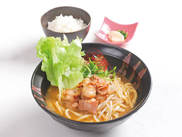 牛モツとレタスのカレーうどん
