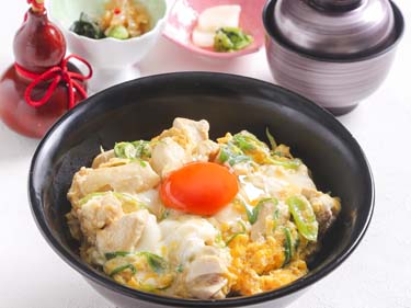 出汁香る奥丹波どりの親子丼
